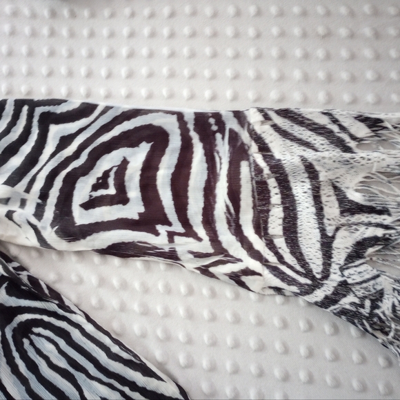 Animal print tunic top - Picture 3 of 5